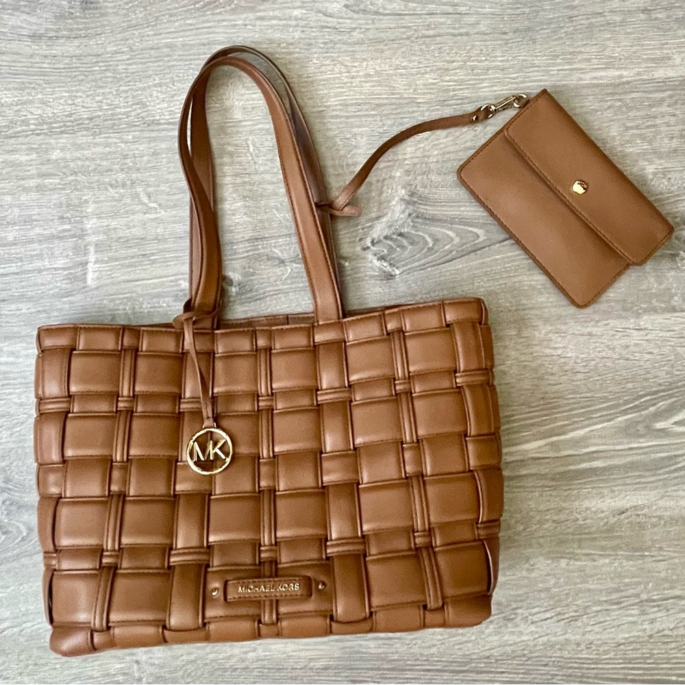 Michael Kors Ivy Medium Leather East West Tote